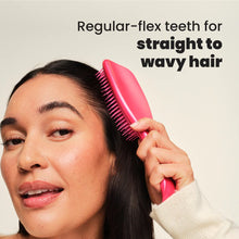 Laden Sie das Bild in den Galerie-Viewer, Tangle Teezer® Ultimate Detangler Chrome – After Party Pink