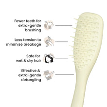 Laden Sie das Bild in den Galerie-Viewer, Tangle Teezer® Ultimate Detangler Extra Gentle – Chamomile