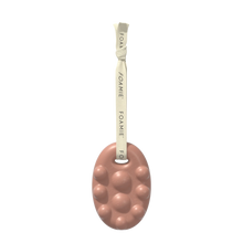 Laden Sie das Bild in den Galerie-Viewer, Foamie Feste Duschpflege Kakaobutter und Kardamom für wärmende Dusche