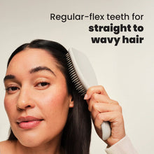 Laden Sie das Bild in den Galerie-Viewer, Tangle Teezer® Ultimate Detangler Matte – Pumice Grey
