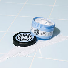 Laden Sie das Bild in den Galerie-Viewer, Maria Nila Coils & Curls Finishing Treatment Masque 250 ml