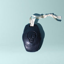 Laden Sie das Bild in den Galerie-Viewer, FOAMIE® 3 in 1 Feste Duschpflege für Männer mit Aktivkohle