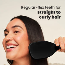 Laden Sie das Bild in den Galerie-Viewer, Tangle Teezer® Large Ultimate Detangler – Black Gloss
