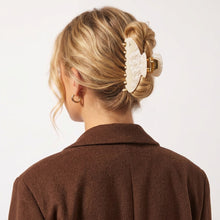 Laden Sie das Bild in den Galerie-Viewer, invisibobble® CLIPSTAR PREMIUM PLUS – Perle Precieuse
