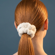 Laden Sie das Bild in den Galerie-Viewer, invisibobble® SPRUNCHIE SLIM DUO – Chalet Chic
