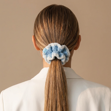 Laden Sie das Bild in den Galerie-Viewer, invisibobble® SPRUNCHIE – Wool Twist
