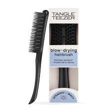 Laden Sie das Bild in den Galerie-Viewer, Tangle Teezer® Easy Dry &amp; Go Föhnbürste – Jet Black

