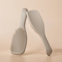 Laden Sie das Bild in den Galerie-Viewer, Tangle Teezer® Ultimate Detangler Matte – Pumice Grey
