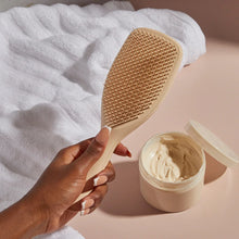 Laden Sie das Bild in den Galerie-Viewer, Tangle Teezer® Large Ultimate Detangler – Vanilla Latte
