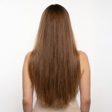 Laden Sie das Bild in den Galerie-Viewer, Wella Ultimate Smooth Glass Liquid Layer 185 ml
