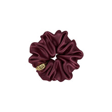Laden Sie das Bild in den Galerie-Viewer, invisibobble® SPRUNCHIE PREMIUM PLUS – Silk Bordeaux

