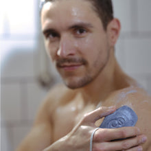 Laden Sie das Bild in den Galerie-Viewer, FOAMIE® 3 in 1 Feste Duschpflege für Männer mit Wasserminze
