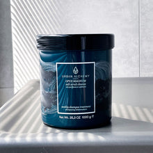 Laden Sie das Bild in den Galerie-Viewer, Urban Alchemy Salt Scrub Cleanse 1000 g
